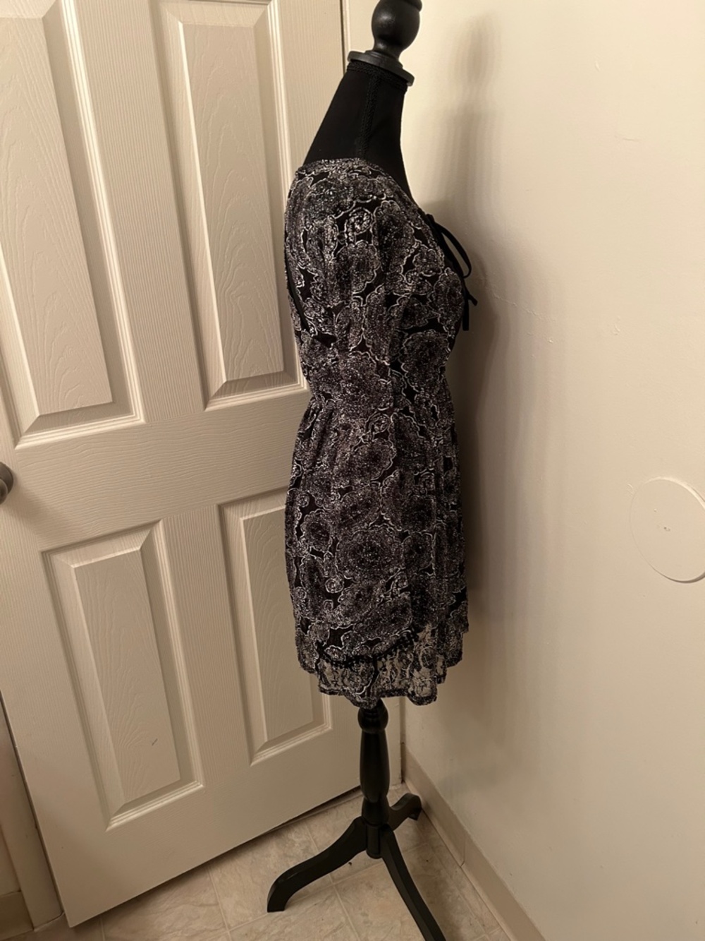 Miami Black and White Bohemian Long Sleeve Mini Dress Size Small - Picture 4 of 8